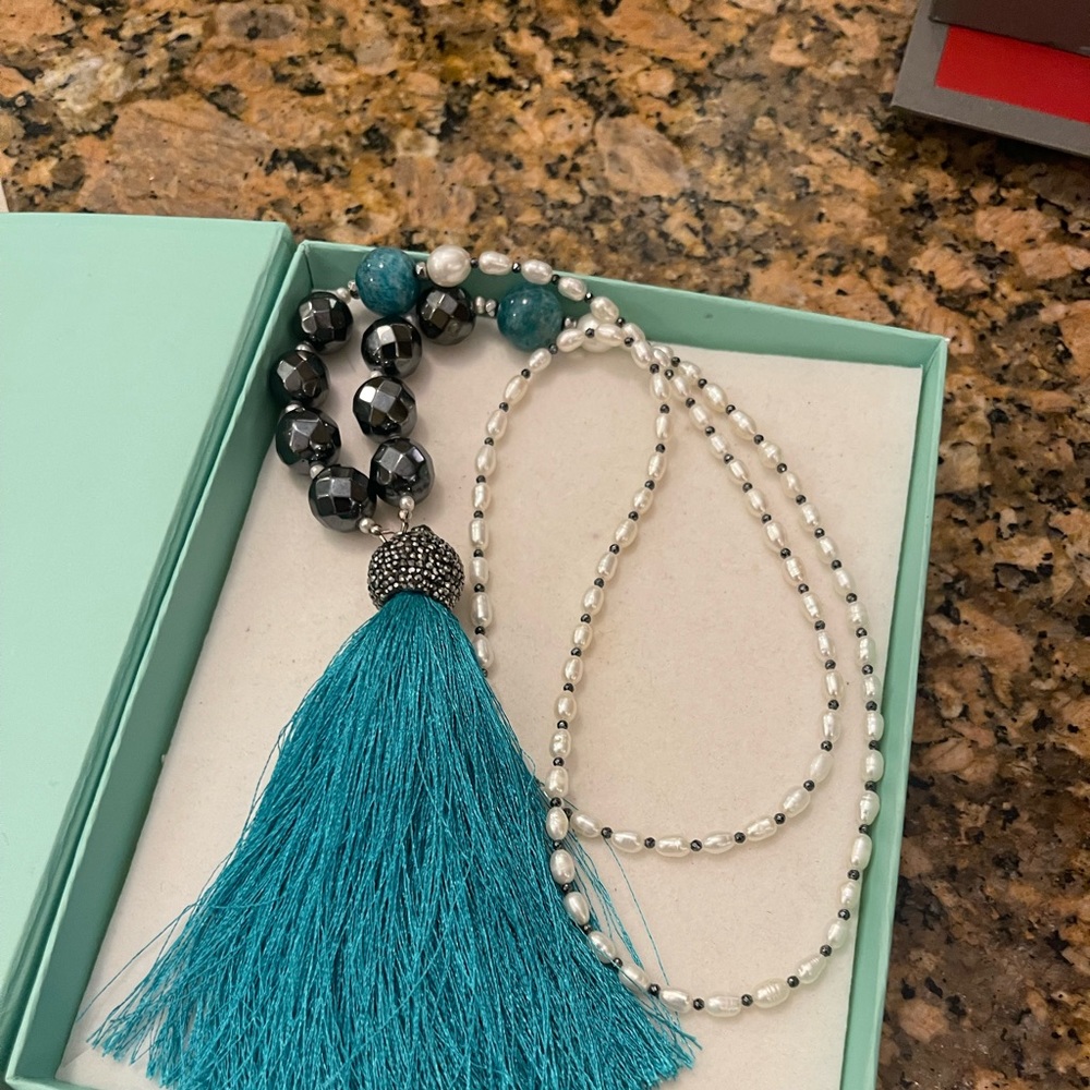 Colorful sparkly lariat necklace from Oceans Allure boutique.